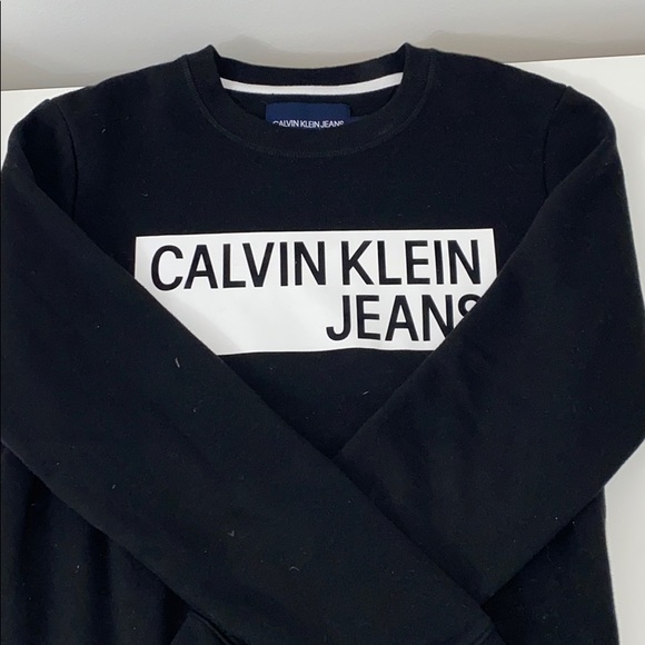 Calvin Klein Sweater - Picture 2 of 2